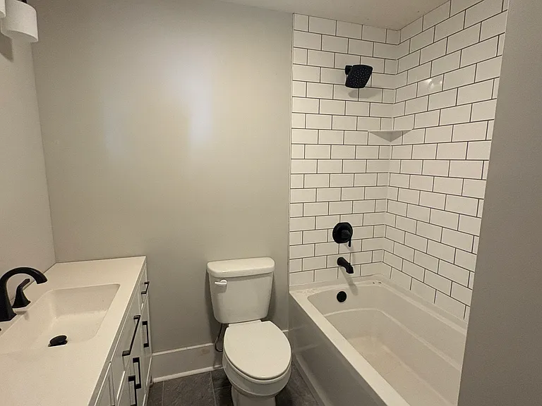 130 S Scott St — Photo 11