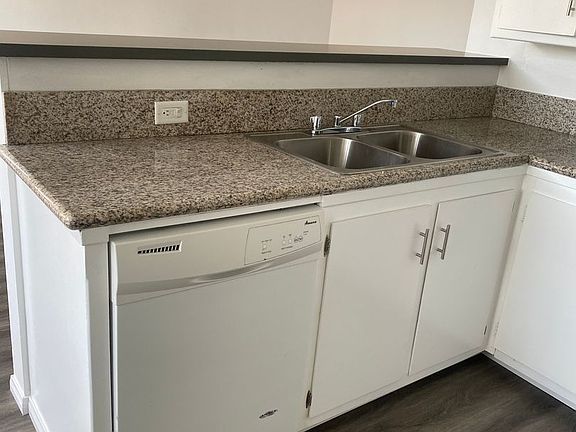 5th image of 3595 Elm Ave APT 19