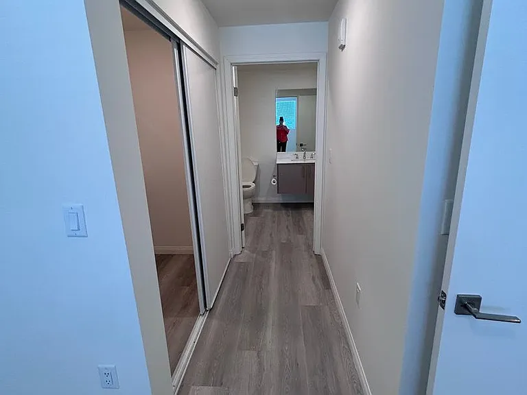 V on Victory Apartments — Photo 9