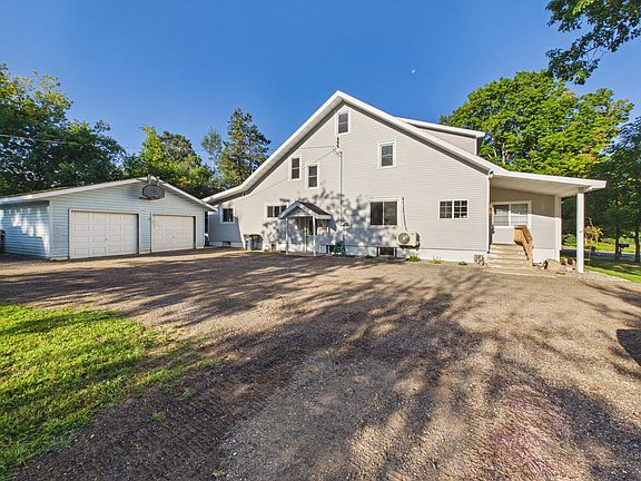 2nd image of 4761 Mill St