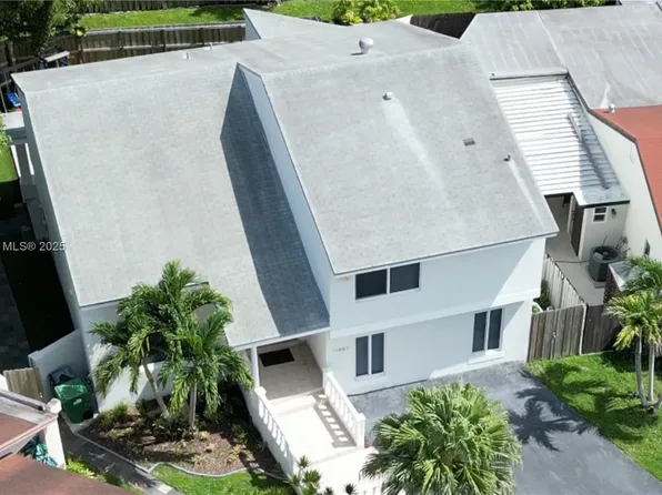 11441 SW 33rd Ln, Miami, FL 33165