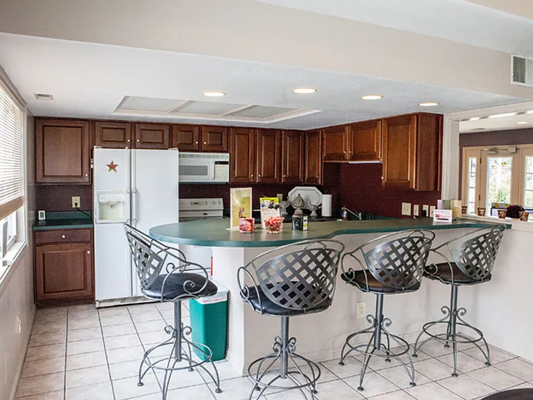 Eagle Landing Apartment Homes — Photo 6