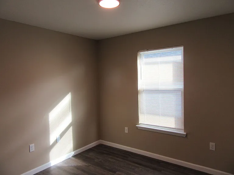 1517 Delaware Ave — Photo 22