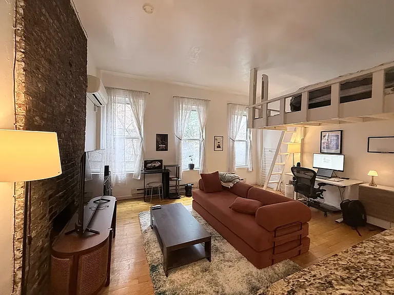 465 W 49th St #1B — Photo 1