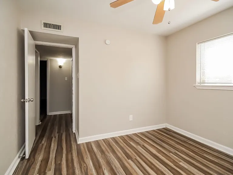 16835 Grampin Dr — Photo 11