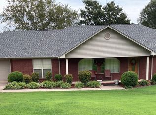 102 Davis Ln, Russellville, AR 72802