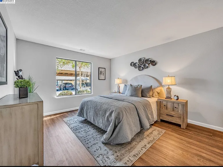 773 Center Ave — Photo 4