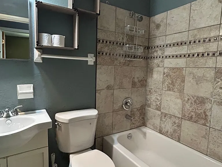 612 NW 9th Ct — Photo 11