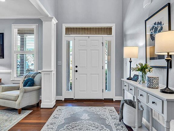 4th image of 308 Live Oak Ct