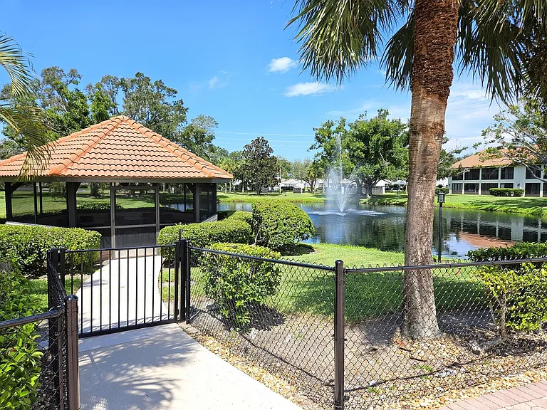 764 Avenida Estancia #206-B — Photo 4