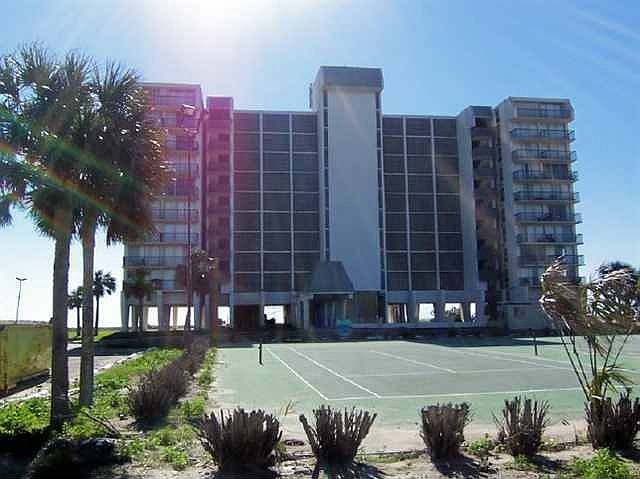1st image of 415 E Beach Dr APT 501