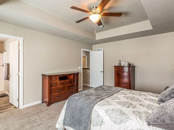 4th image of 763 NE Macey Way #1