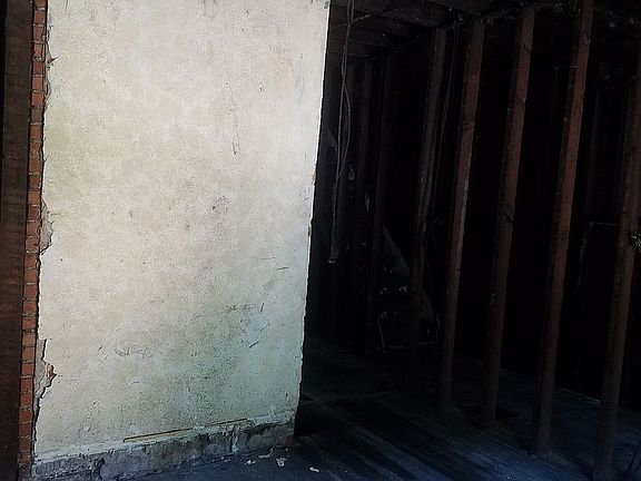 1st Floor- Back to Street