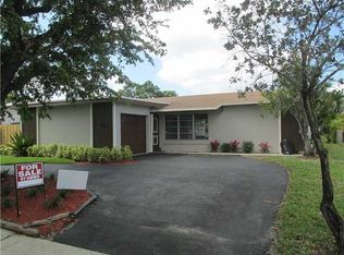 740 N Douglas Rd, Pembroke Pines, FL 33024