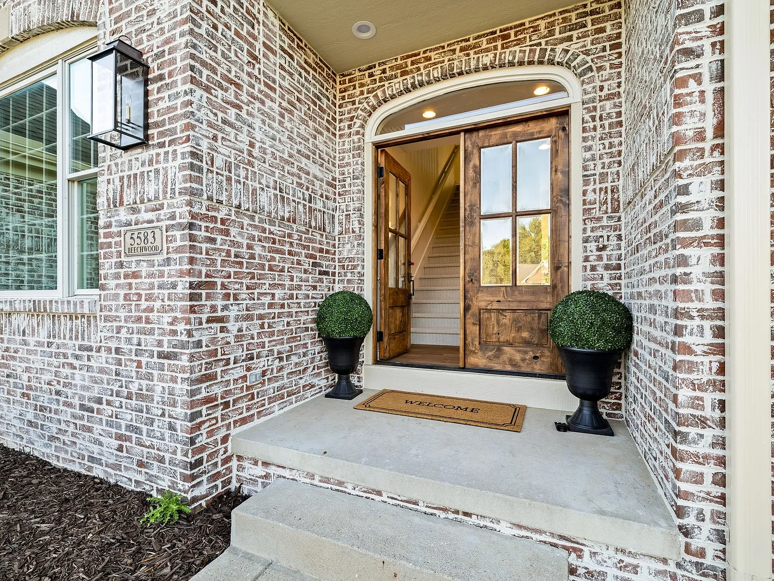 5583 Beechwood Ter — Photo 2