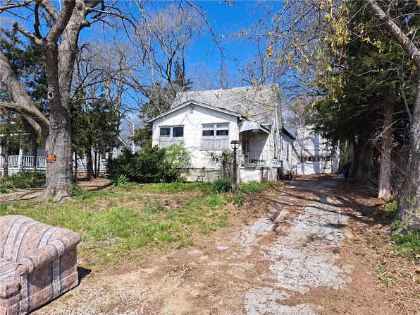 11220 E Peery St, Independence, MO 64054