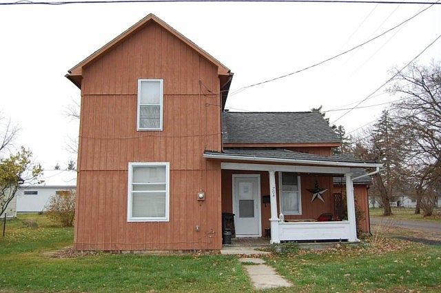 1st image of 204 Friend St