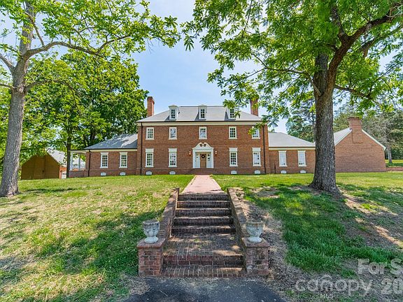3rd image of 4030 Oak Hollow Ln