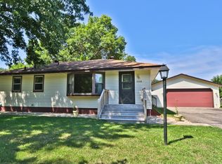 2008 Sugarloaf Trl, Minneapolis, MN 55444