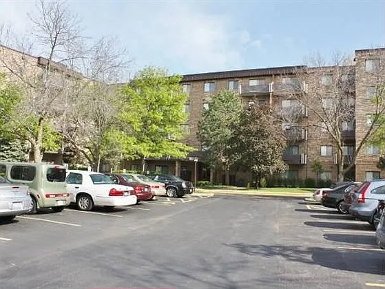 720 Wellington Ave Unit 109 photo 1
