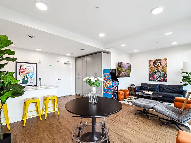 Madrone Passive House, Bright Homes in Walkable Central District Location with W/D in Unit and NE... — Photo 21