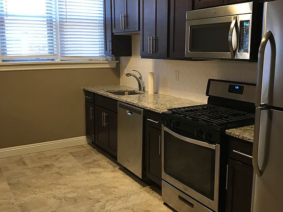 5th image of 7311 Pershing Ave