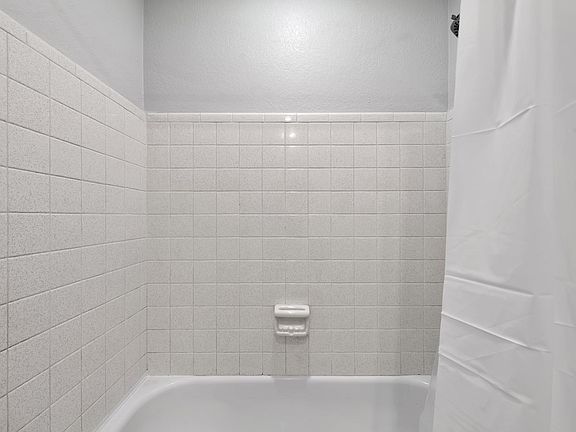 5th image of 523 Royal Palm Blvd #D-1