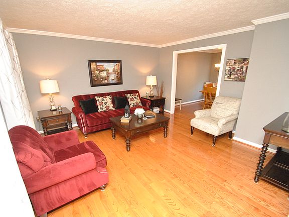 4th image of 823 Peppard Dr