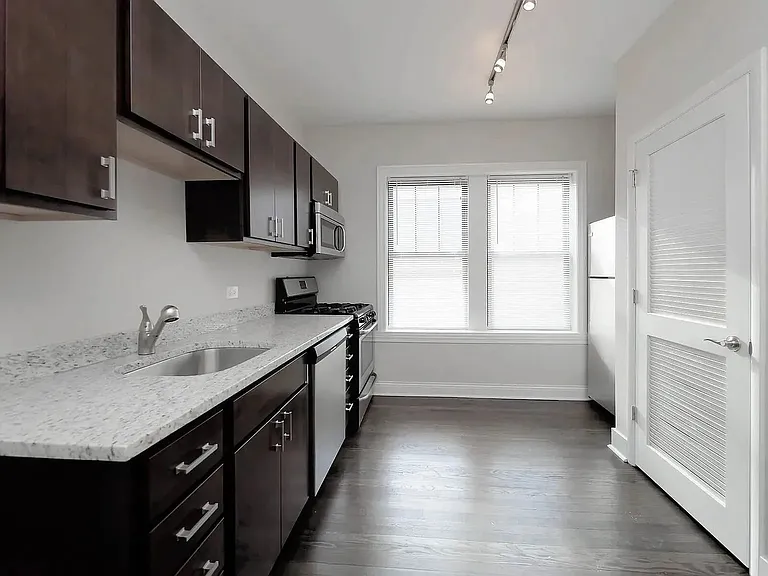 3700 N Bosworth Ave #1 — Photo 6