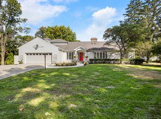 7 Greencroft Dr, Champaign, IL 61821