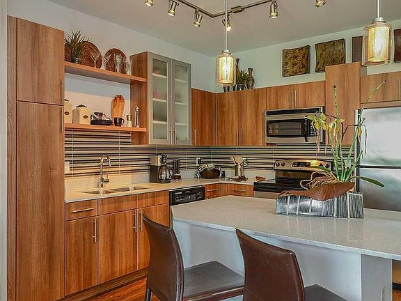 2nd image of 1559 Central Ave #101