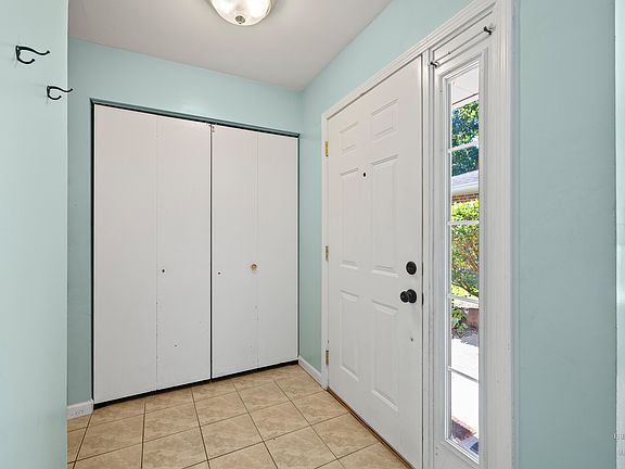 4th image of 5328 Newport Dr