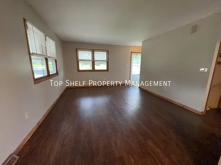 502 SE Hart Ave — Photo 2