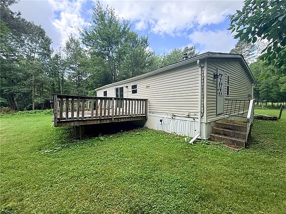 5th image of 2231 Fox Hill Rd
