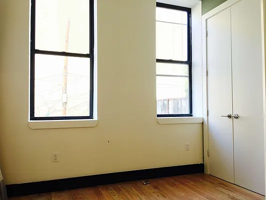 Rented by Nooklyn NYC LLC | media 31