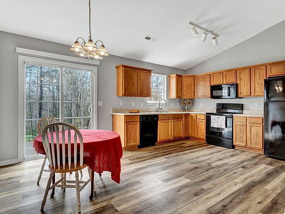 3rd image of 14 Elmsford Ct