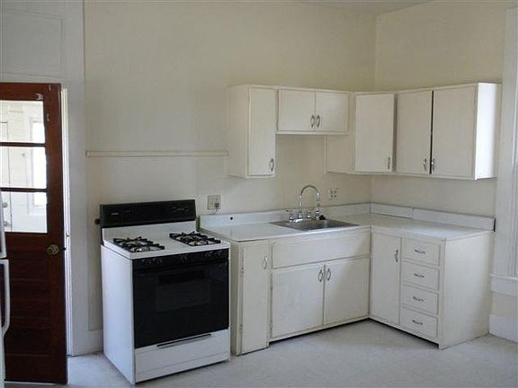 4th image of 203 S Vine St