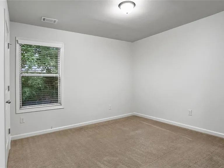 206 Britt Dr S — Photo 21