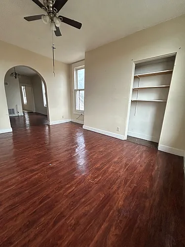 1110 E Oak St Photo 1