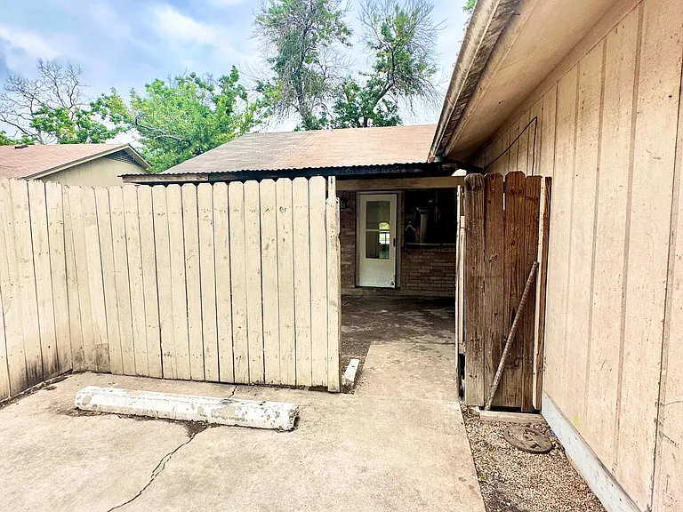 207 W William Cannon Dr #B — Photo 5