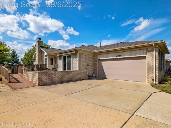 50165 Pepper Tree Dr #52, Macomb, MI 48044