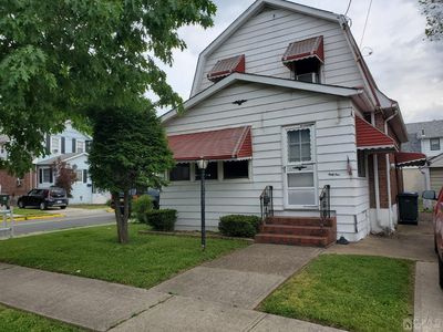 34 E Grove Ave, Woodbridge, NJ, 07095