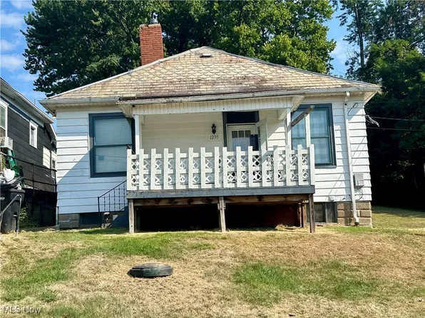 1235 Swingle St, Zanesville, OH 43701