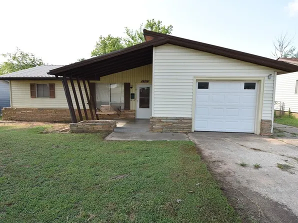 1711 Oakridge Dr, Seminole, OK 74868