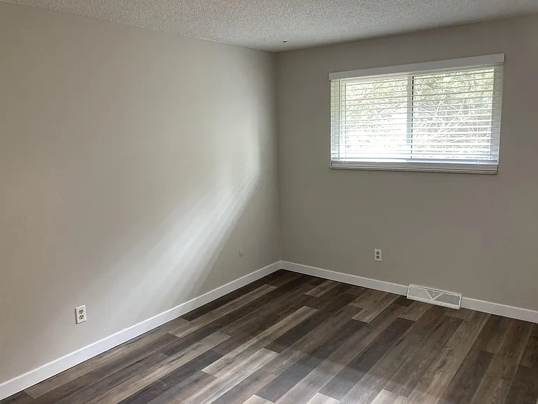172 Olympus Cir — Photo 11