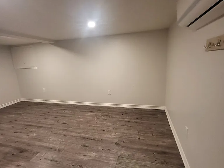 1 Wychwood Rd #BASEMENT — Photo 7