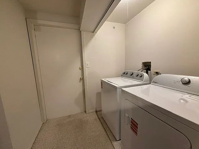 905 Casey Ct #1 — Photo 32