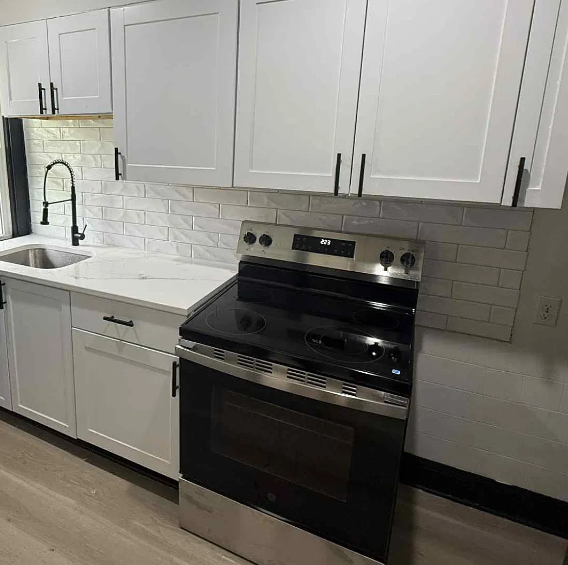 2 bed, 896 sqft, $1,400 — Photo 3