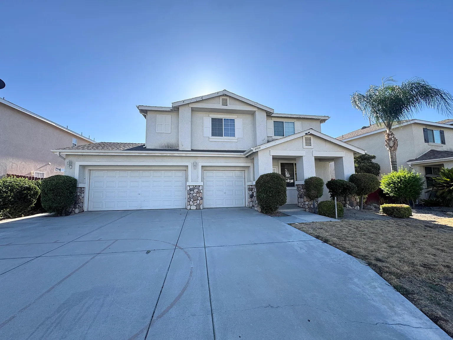 4 bed, 2.5 bath, 2547 sqft, $2,850 — Photo 1