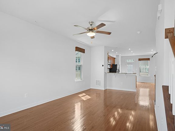 3rd image of 549 White Oak Dr
